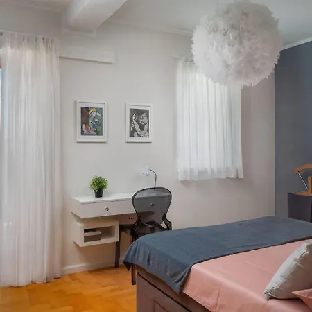 In With Private Swimming Pool, Be Inside Or Outside Ferienhaus