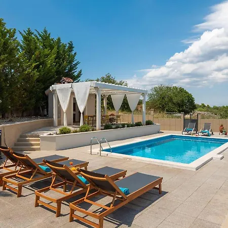 In With Private Swimming Pool, Be Inside Or Outside * Vodice