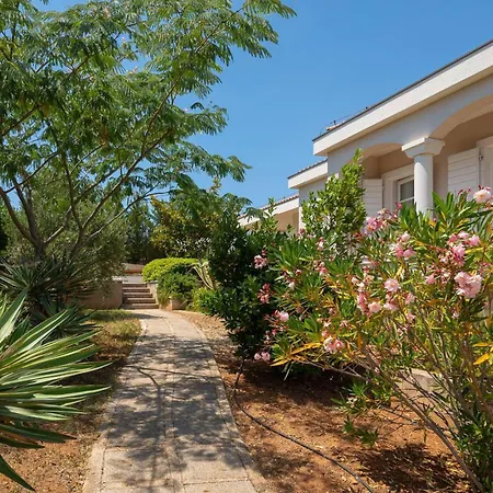 In With Private Swimming Pool, Be Inside Or Outside Ferienhaus *