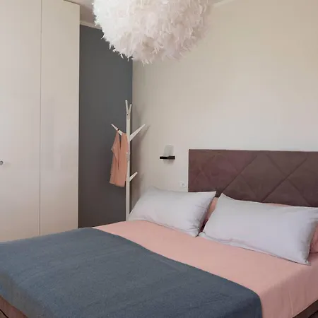 In With Private Swimming Pool, Be Inside Or Outside Ferienhaus