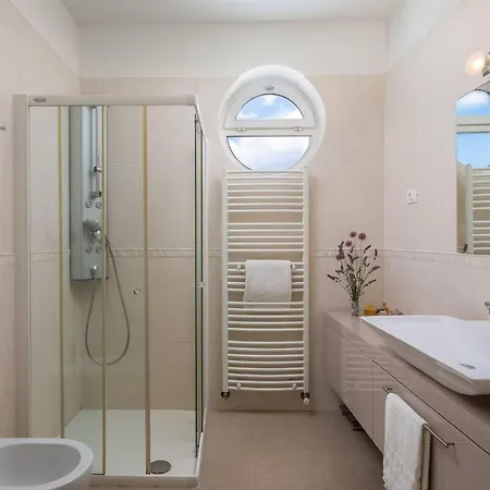 In With Private Swimming Pool, Be Inside Or Outside Ferienhaus Vodice
